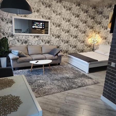 Просторі Lux Апартаменти На Центральному Проспекті, Великий Smart Tv,Преміум-Підписки Youtube Та Онлайн-Кінотеатрів , Кавомашина, Відкритий Балкон, Звітні Документи Krivij Rih Kültér fotó